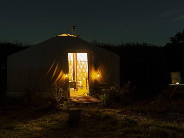 Een Yurt in de avond